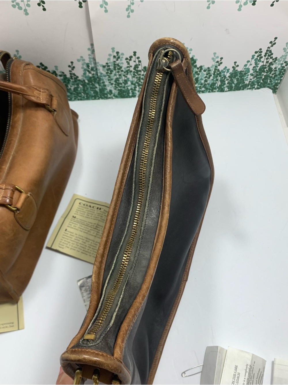 Unidentified lot purses of 2 Leather Satchel & Black Leather Hobo Shoulder Bags - Picture 11 of 16